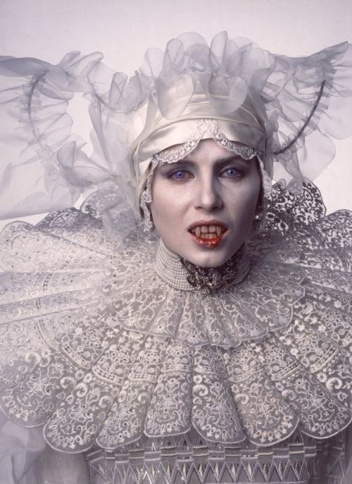 Referencia del moodboard: Teatro y tragedia